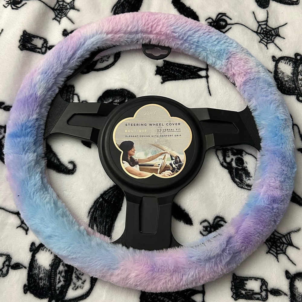 STEERING WHEEL COVER, fluffy multicoloured, universal fit, comfort grip. BNWT.